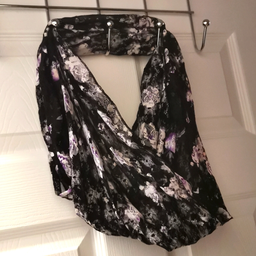 Smart set scarf